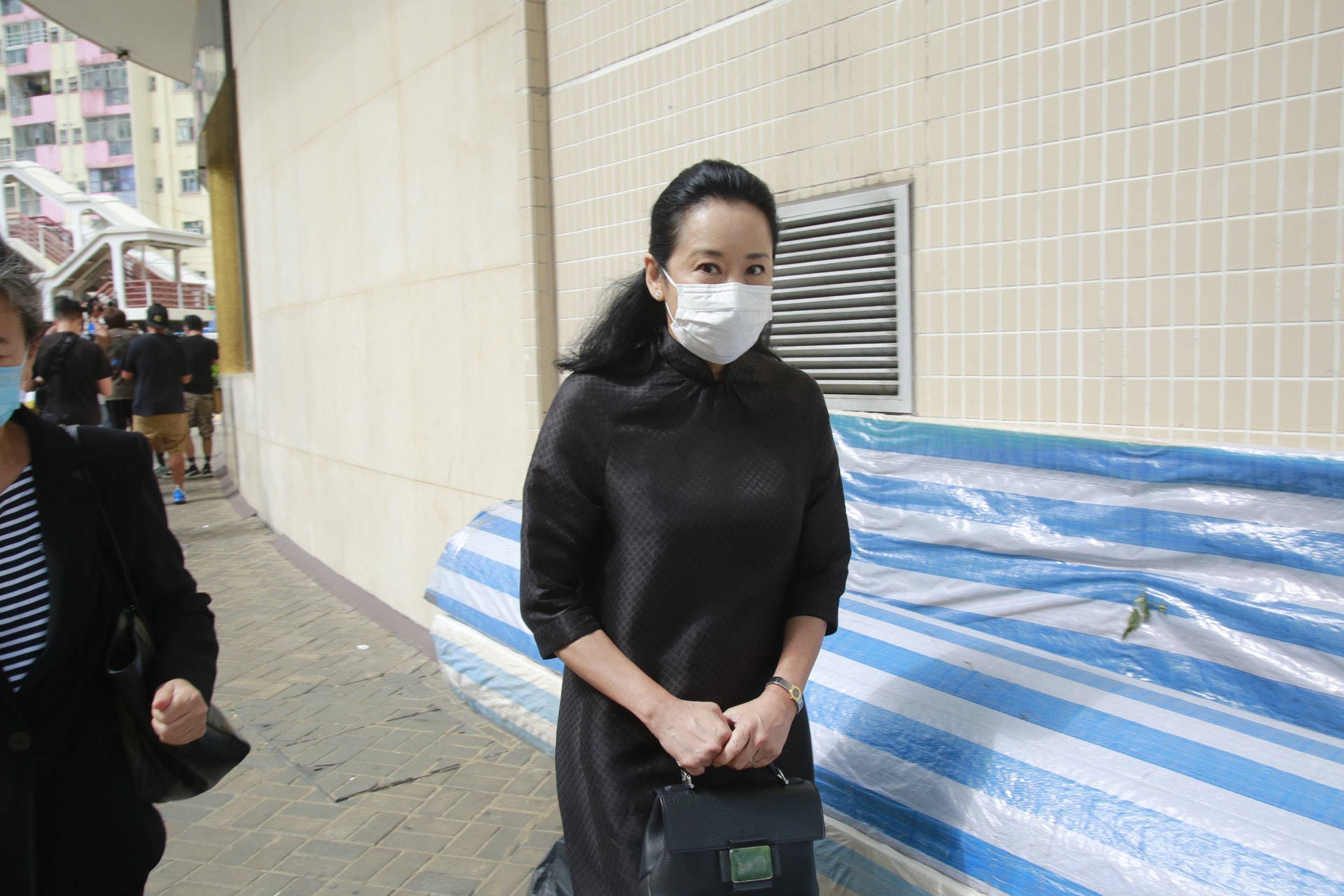 郭晶晶简易包包,郭晶晶用的帆布爱马仕包