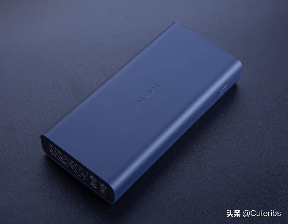 绿联超级快充充电宝拆解,绿联100w二合一氮化镓充电宝拆解