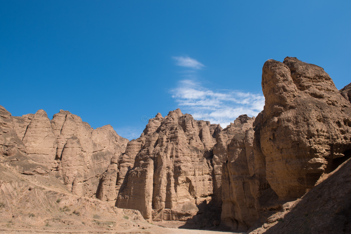 甘肃黄河石林是沙漠吗,甘肃黄河石林景区怎么样