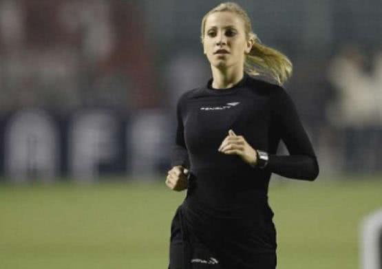 最美女裁判被禁赛,世界足坛最美女裁判