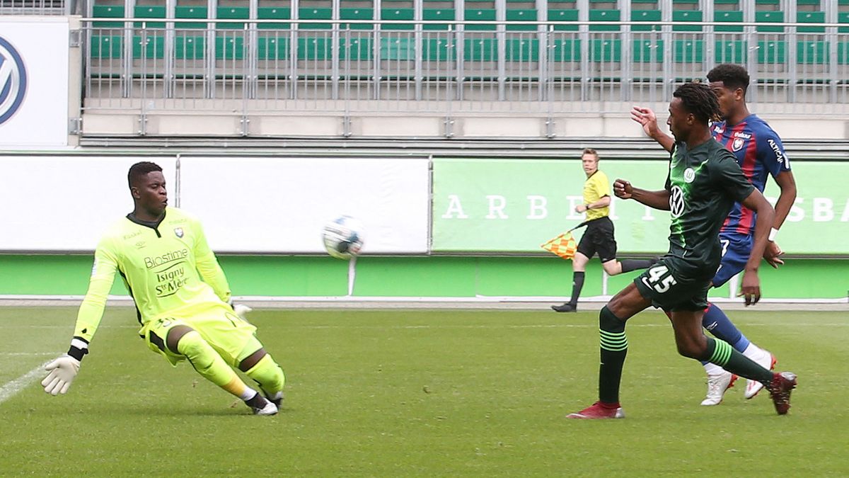 新衣即祥瑞,狼堡本赛季比赛