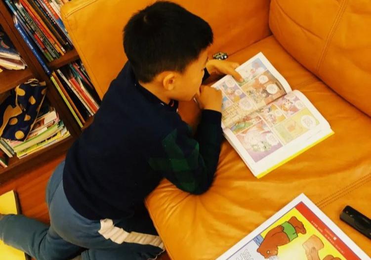 小学生喜欢看漫画书要不要制止,小学生喜欢看漫画书好吗