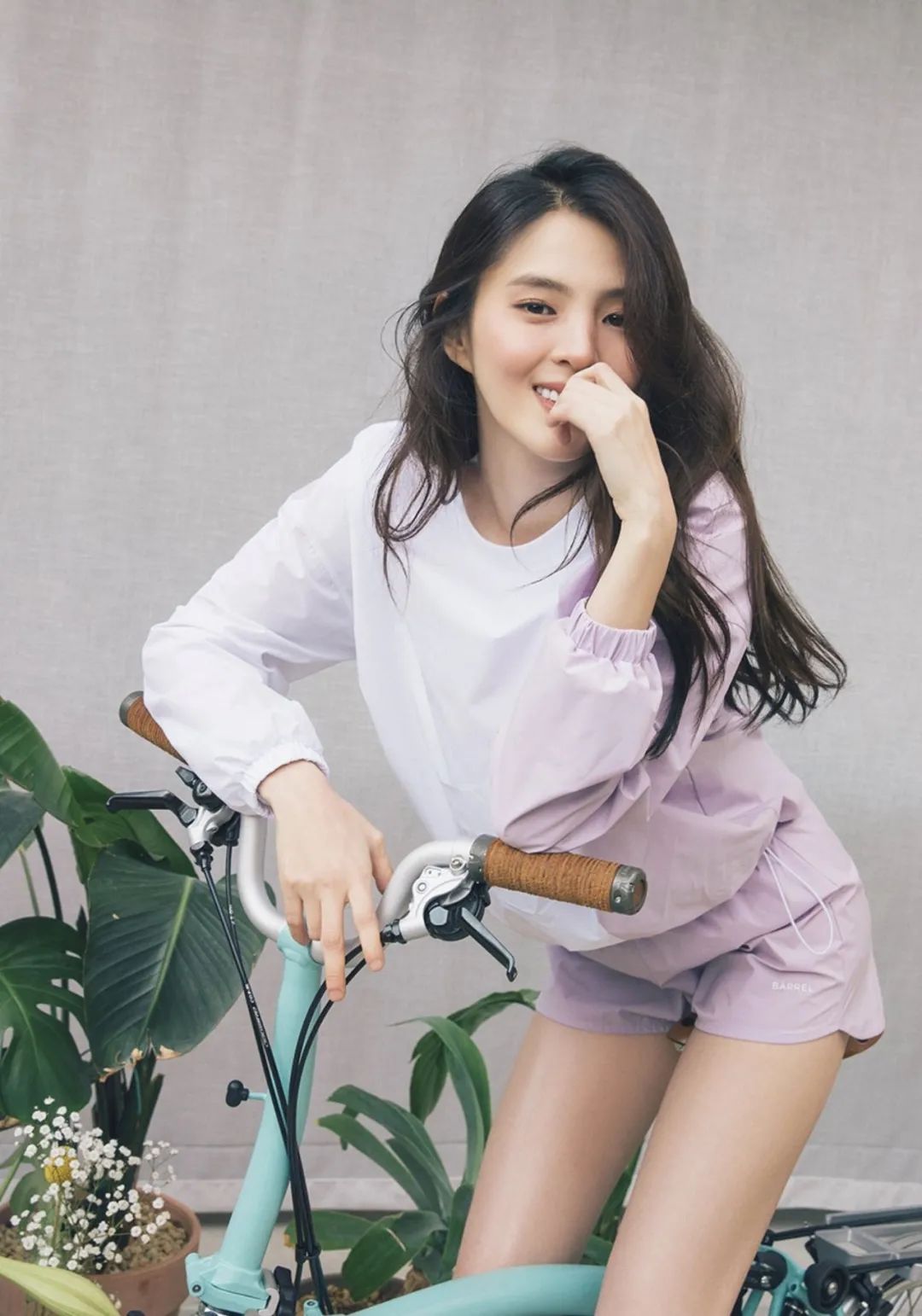 韩素希的穿搭,韩素希中性穿搭