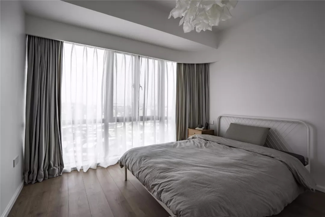 设计师-何海超/简单的特色、低调的奢华、憧憬美好的未来