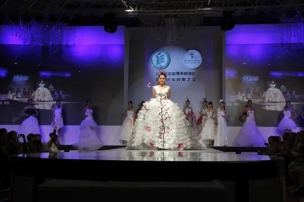 成都纺织高等专科学校近三年分数,成都纺织高等专科学校单招分数线