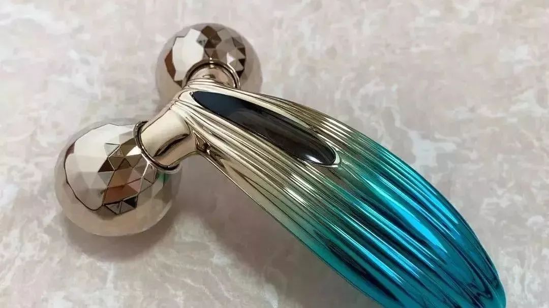 真的不是来搞笑的，樱花妹对小V脸的执着我是真的服！