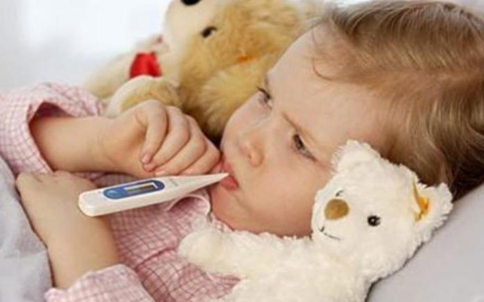 小孩眼白有黑点是啥原因,儿童眼白有黑点是怎么回事