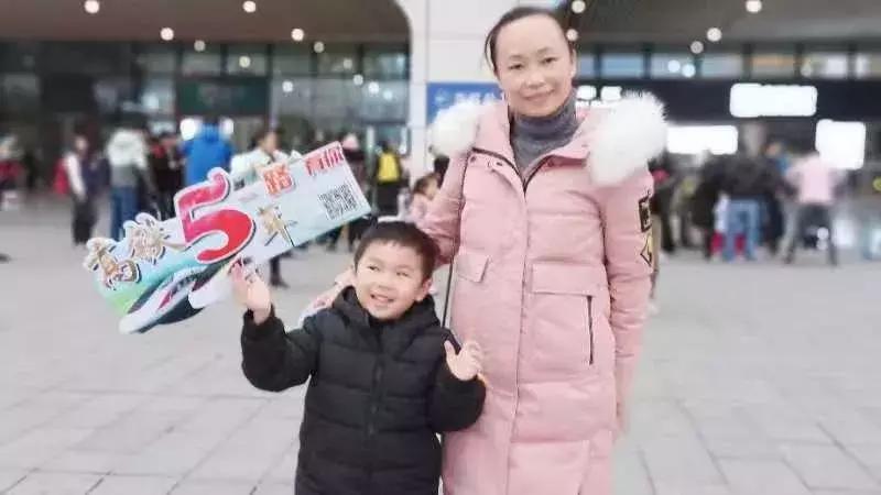 广西隆林县高铁2025年开通,热烈庆祝常德高铁开通