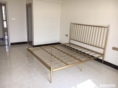 租房床铺怎么选,租房该不该买床