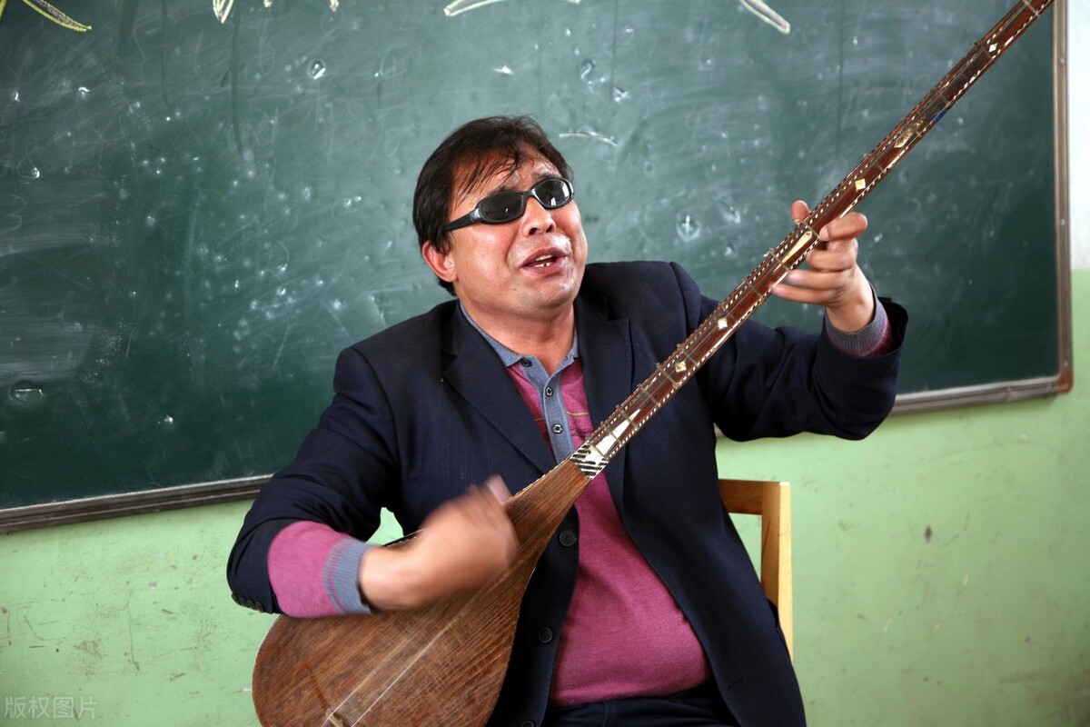 二胡阿炳如何被发现的,拉胡琴阿炳