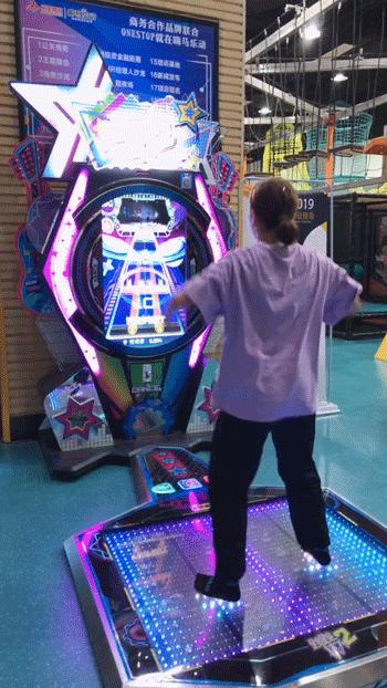 滑滑梯和蹦床乐园,弹力空间蹦床滑梯