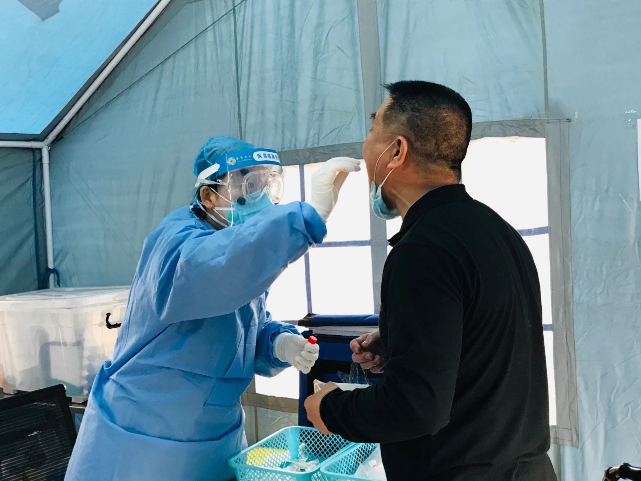 安心医院疫情防控,疫情防控医院各科室坚持救治患者