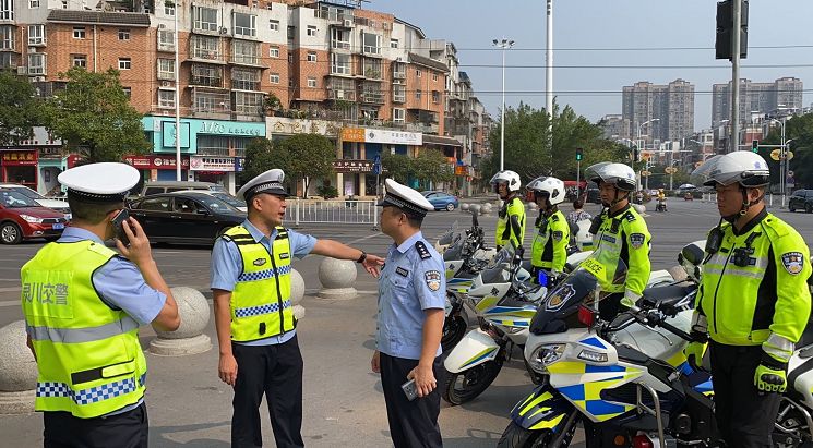 有效缓解城区交通堵塞,多措并举治理交通拥堵