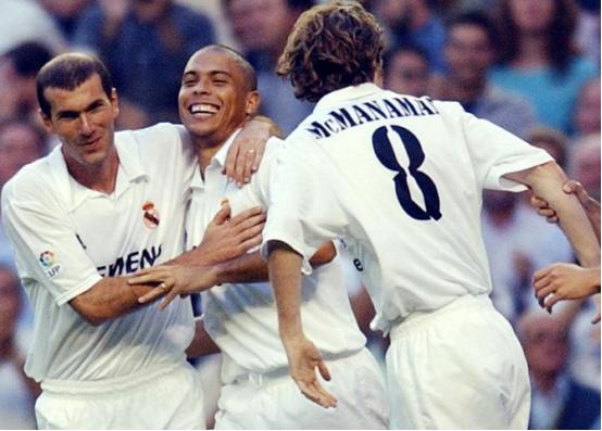 德国队开愚人节大玩笑！潘德夫梦回2010，还意外送上巨星名单