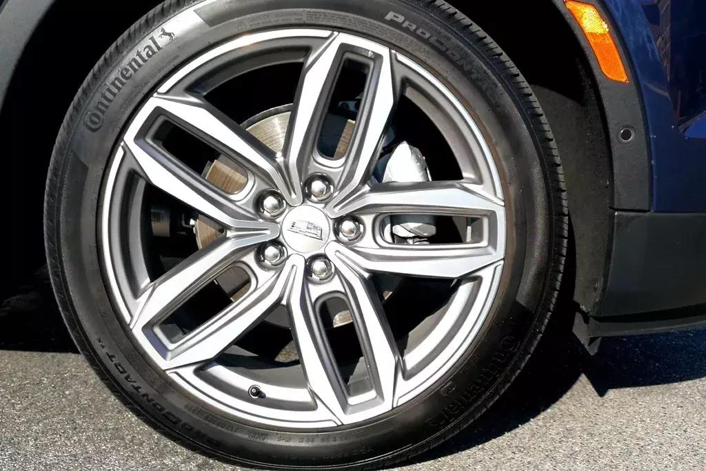 外国人测评凯迪拉克xt4,沉浸式体验凯迪拉克xt-4