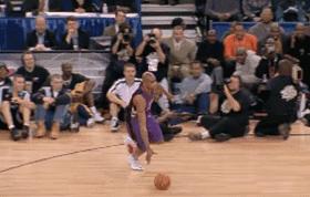 nba2kol文斯卡特98版扣篮动作,文斯卡特大风车扣篮背后角度