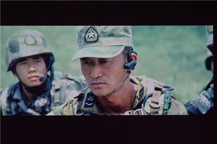 便携投影极米play超悦,极米play超悦版投影感觉有点歪