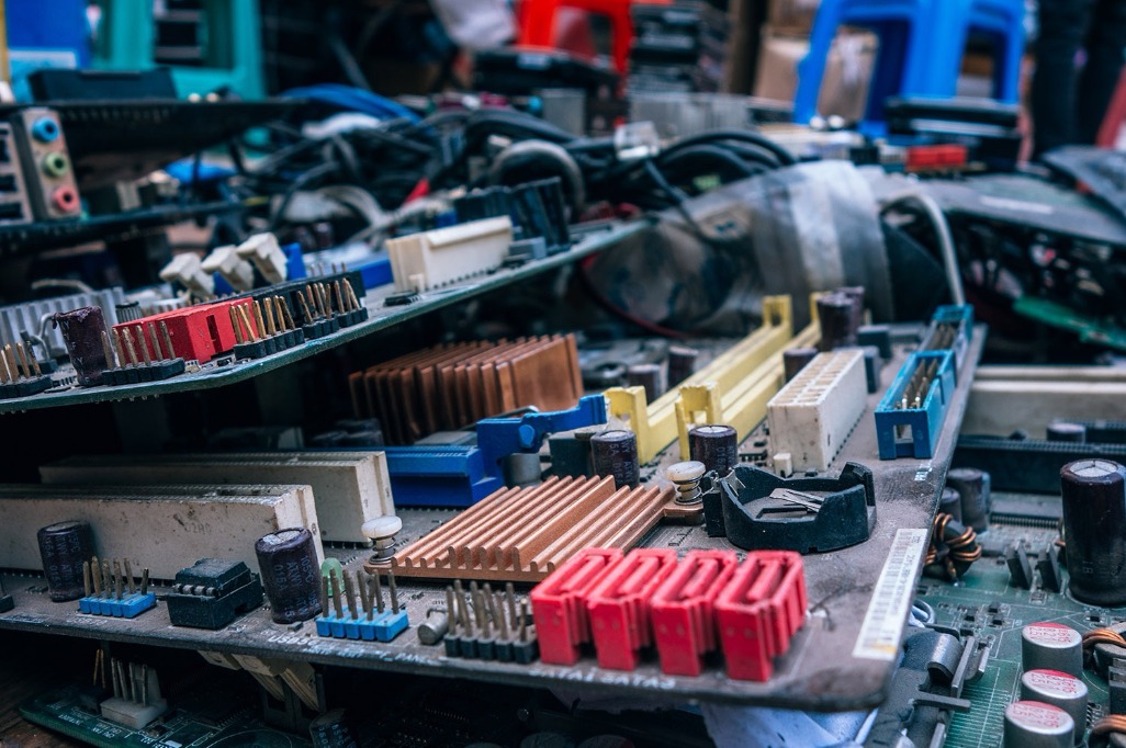 网咖电脑为什么不建议买,网咖的优势与劣势