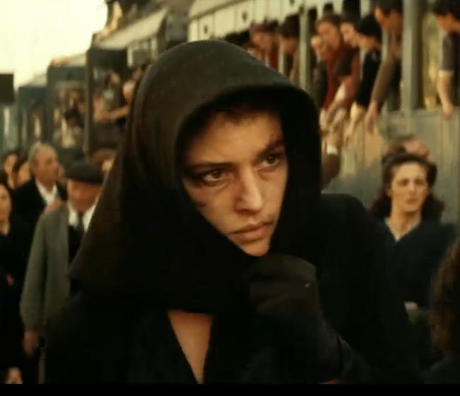 那个冲不破枷锁的男孩，哪里也逃不掉，评《西西里的美丽传说》