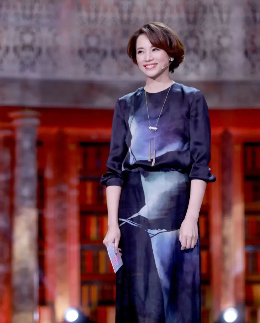 47岁董卿最惊艳的穿衣,董卿日常穿搭