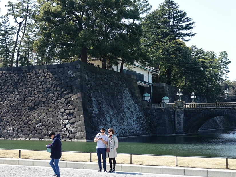 日本皇宫的屋顶为什么是绿色的,日本皇宫为什么这么简陋