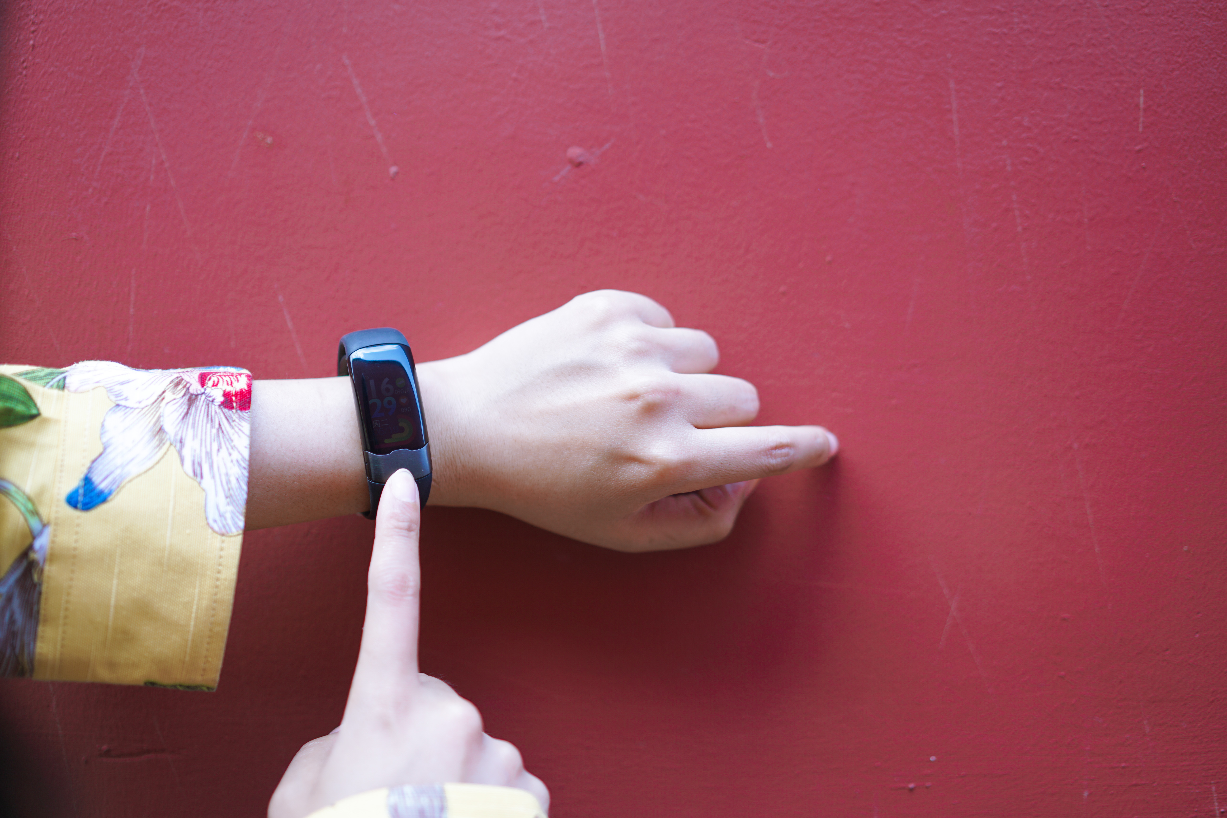 旗舰版智能手环价格,200块钱以内最值得入手的智能手环