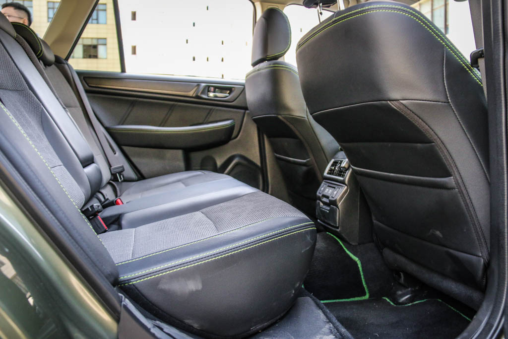 2020款斯巴鲁傲虎特装版黑色,斯巴鲁傲虎2021款特装版