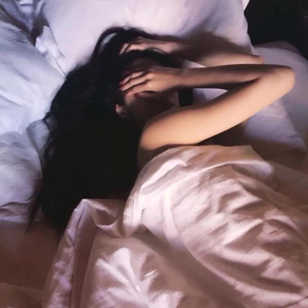 女生发微信状态很有趣,这样发朋友圈女生瞬间喜欢你