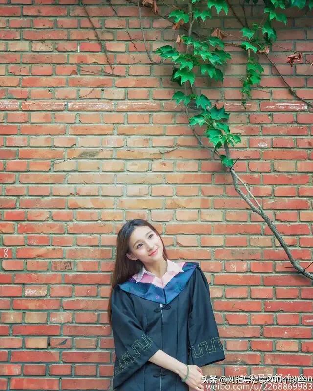 马凡舒首次主持天下足球,央视足球主持马凡舒