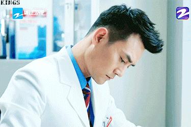 为什么英语医生和博士是一样的,怎么判断doctor是医生还是博士