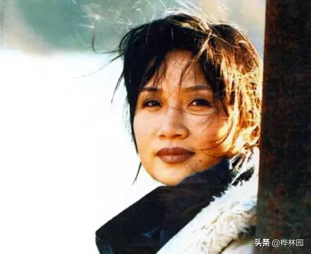 李娜出家后现在生活状况,歌坛一姐李娜为何出家为尼