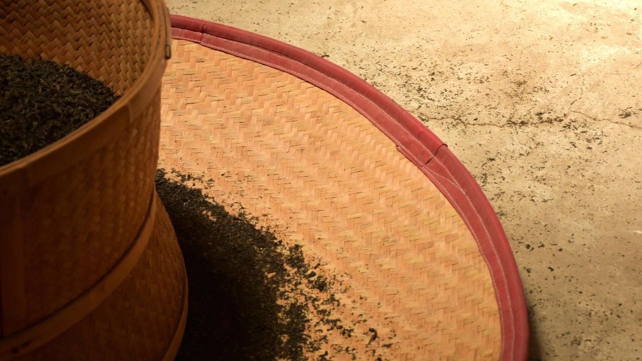 喝岩茶会上火是怎么回事,大红袍和金骏眉哪个上火