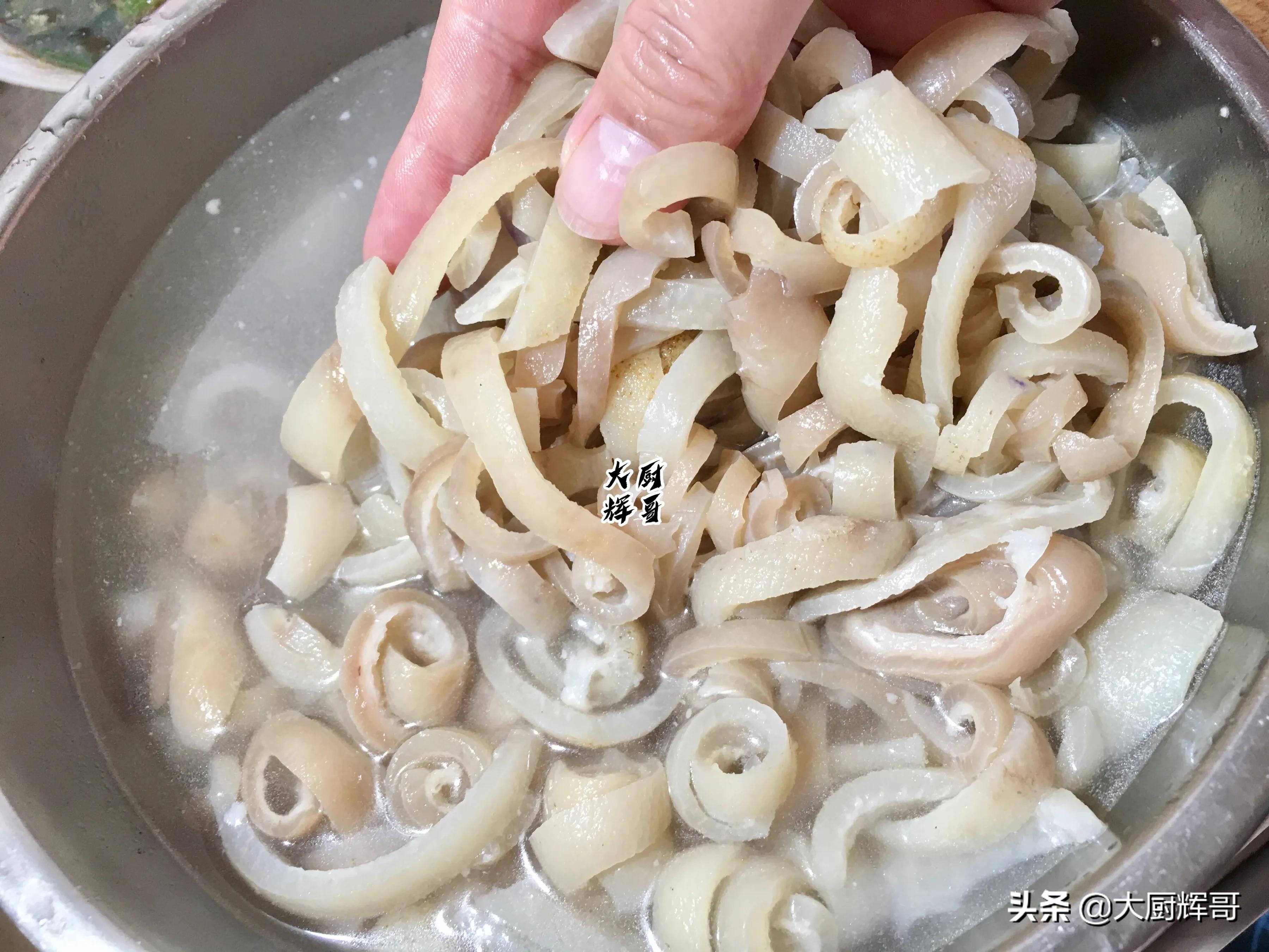 一道筋道的猪皮冻满满的胶原蛋白,大厨教你做两款猪皮冻