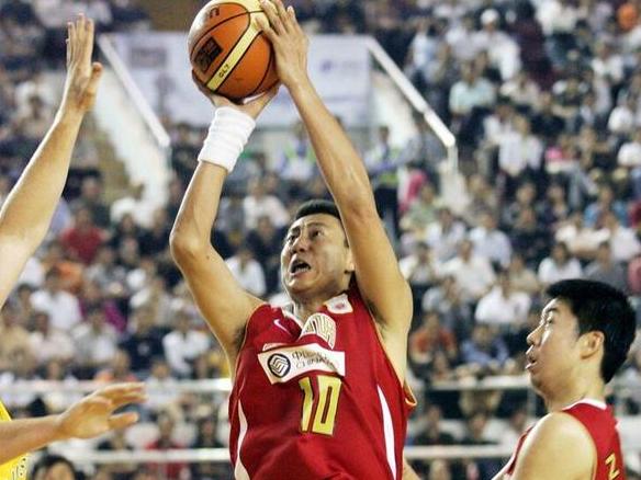 李楠教练简历,男篮主教练李楠简介视频