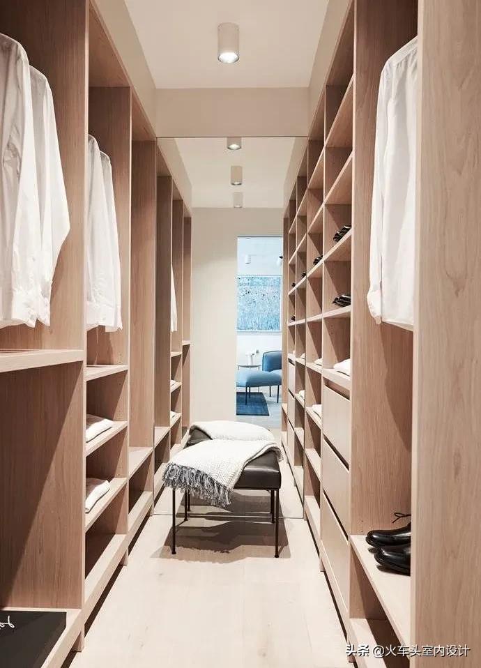 走入式衣帽间设计效果图轻奢风,轻奢简约大气衣帽间