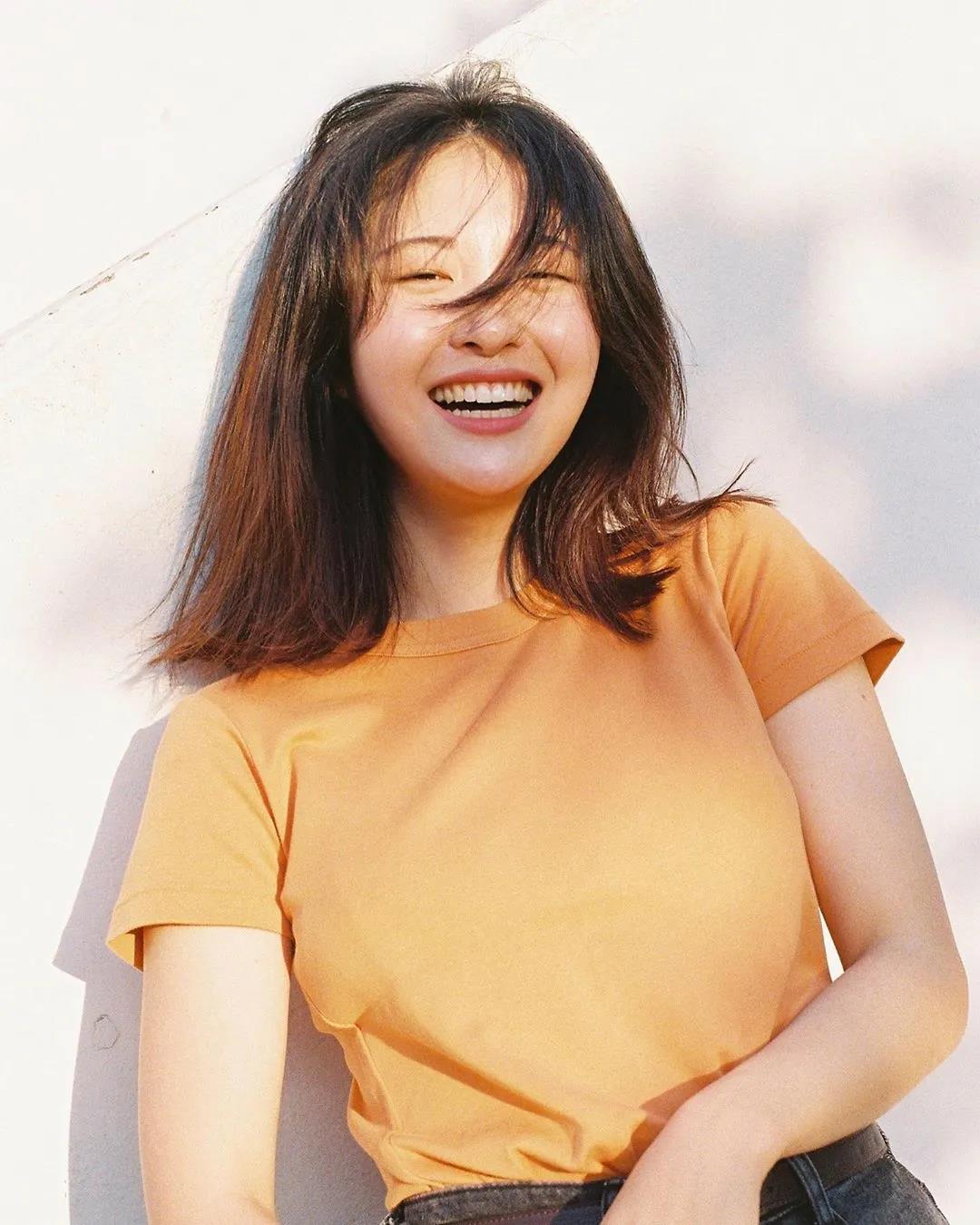 怎么露齿微笑拍照才好看,拍照怎么露齿笑和抿嘴笑好看自然