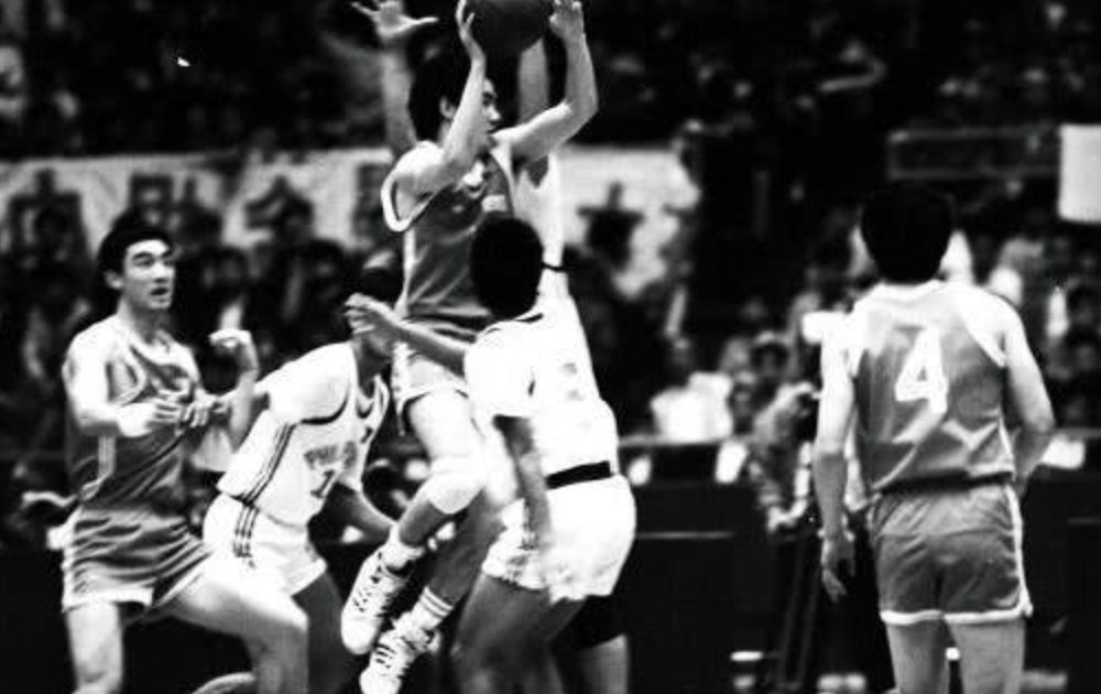 宋力刚：巴塞罗那奥运会中*旗国**手，北京亚运带领球队主场夺冠