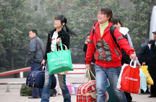 濡诲瓙鍥炲瀹舵嬁涓滆タ琚笀澶墖鑰冲厜,濡诲瓙鍥炲鍚庢垜鐩存帴缁欎簡濂逛竴宸存帉