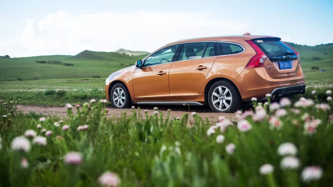 沃尔沃旅行车v60和v90碰撞测试,沃尔沃旅行车v6017年二手车价格