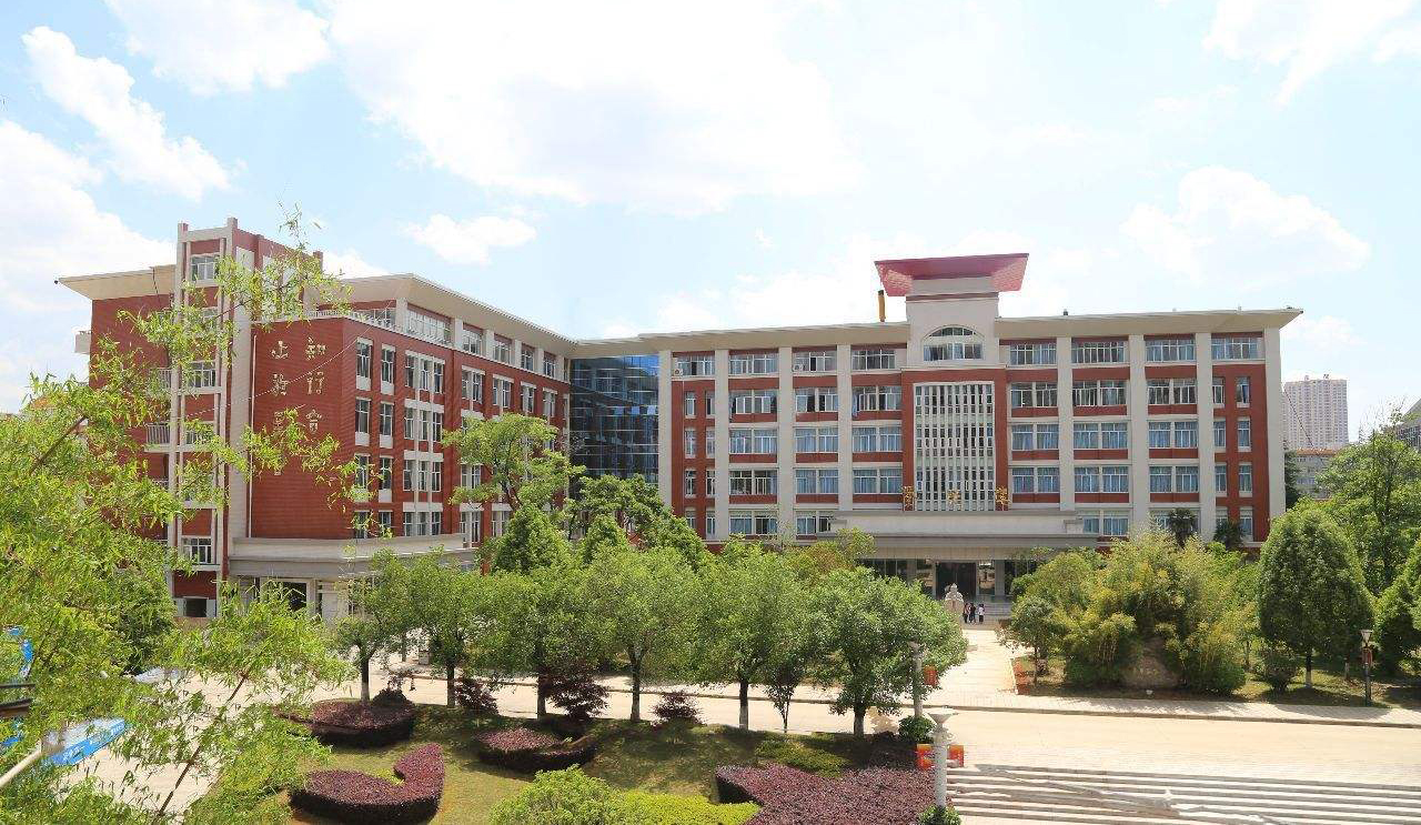 曲靖会泽茚旺高中2023高考成绩,曲靖一中2021年高考屏蔽几人