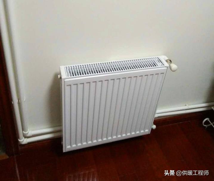 暖气片熏黑墙面，地暖维修麻烦，装这种暖气去除了他们很多缺陷