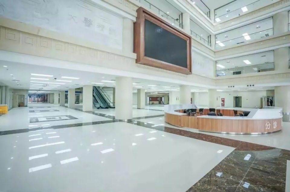 三甲医院门诊开诊时间,三甲医院最新进度