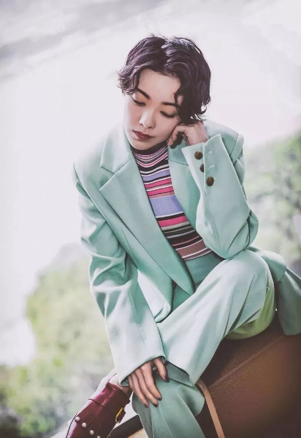 新年发型推荐齐肩发发量多,30-40岁适合发型男士圆脸发质细软