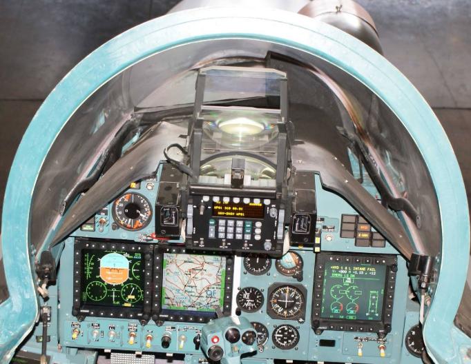 战机和训练都指望美国人送?世界第三军事强国,沦落到这般田地