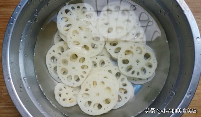 莲藕一炒就变黑,莲藕一卤就发黑