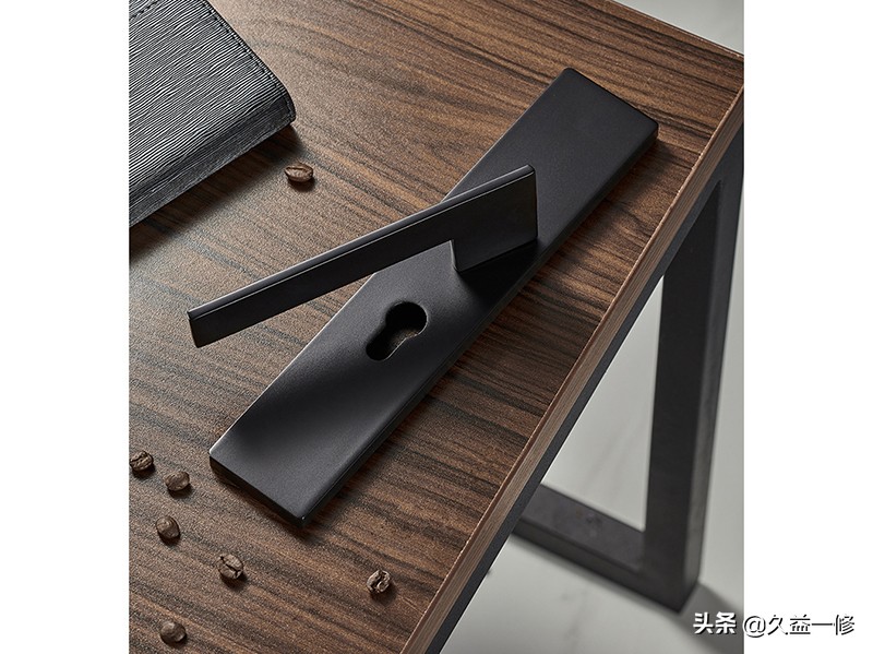 防盗门把手断了怎么修找谁修,防盗门把手断了怎么换视频