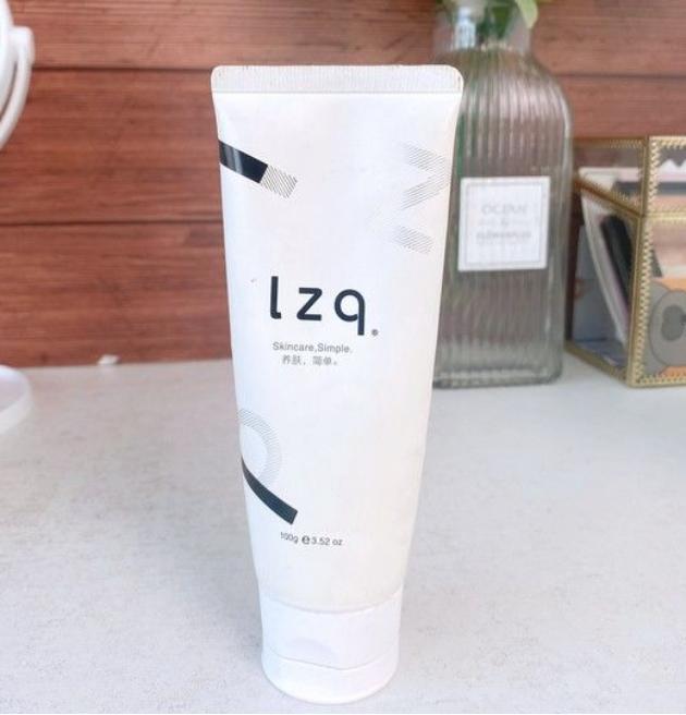 还在用这几款洗面奶离烂脸不远了,三种公认烂脸的洗面奶