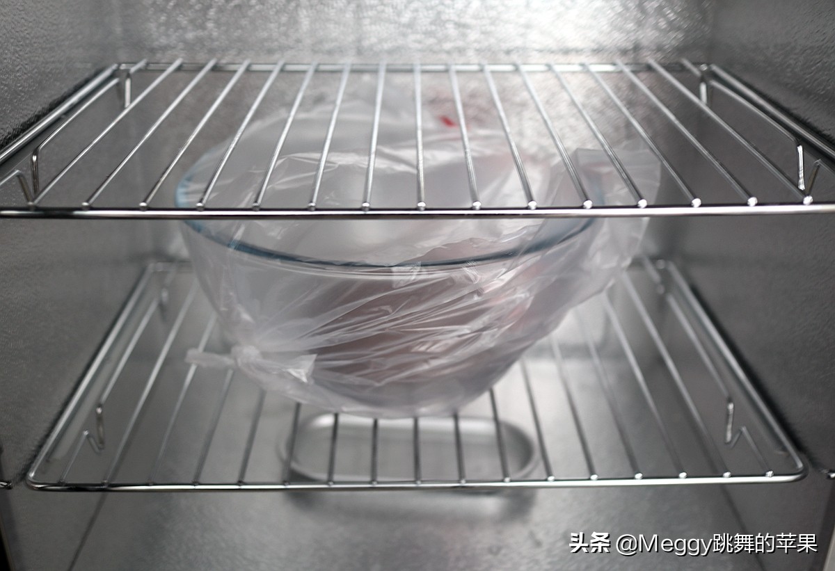 天热吃这种面包，烤1炉吃2天，黑米软欧中加这料，儿子直夸好吃