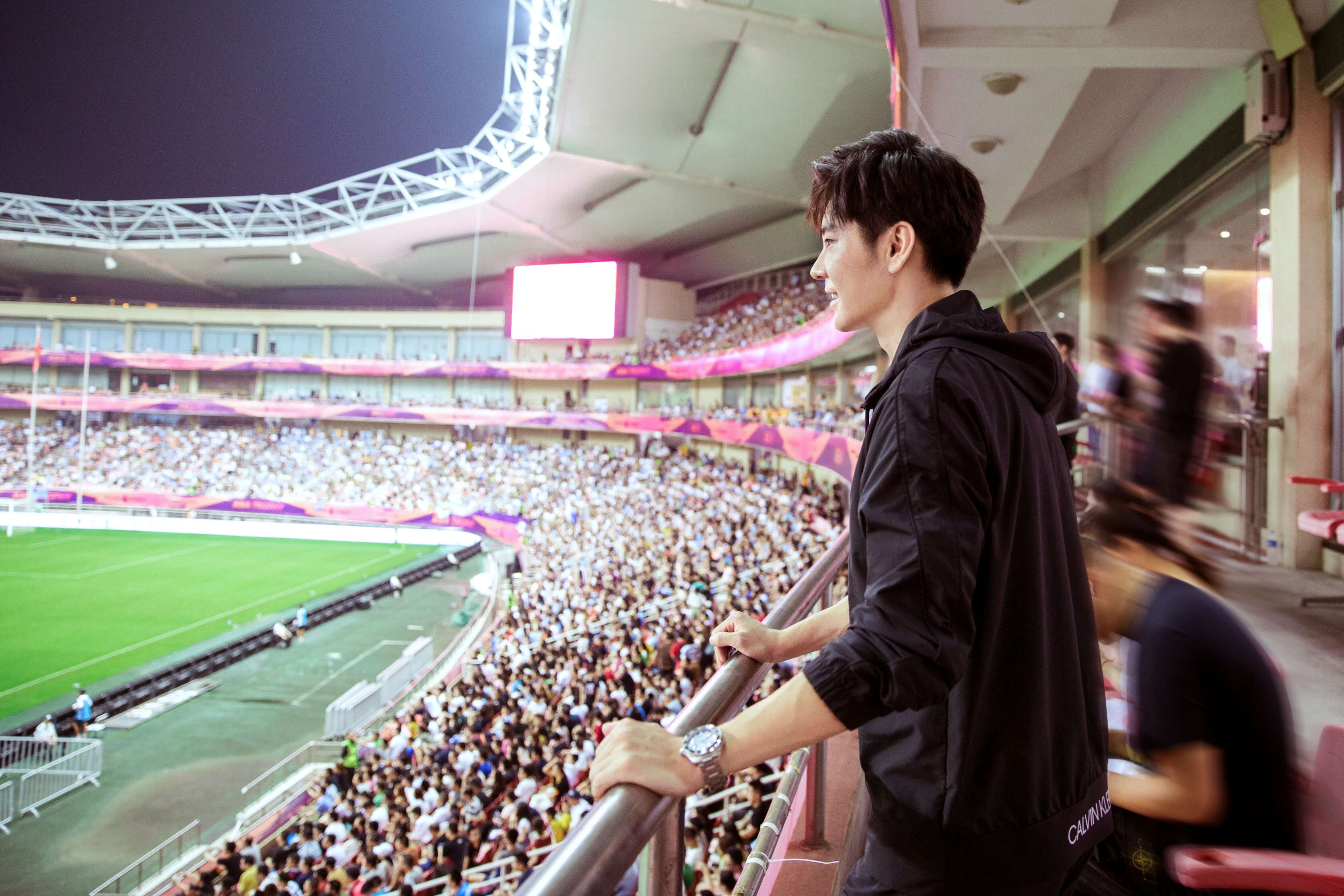 王嘉尔英超赛场,王嘉尔英超联赛