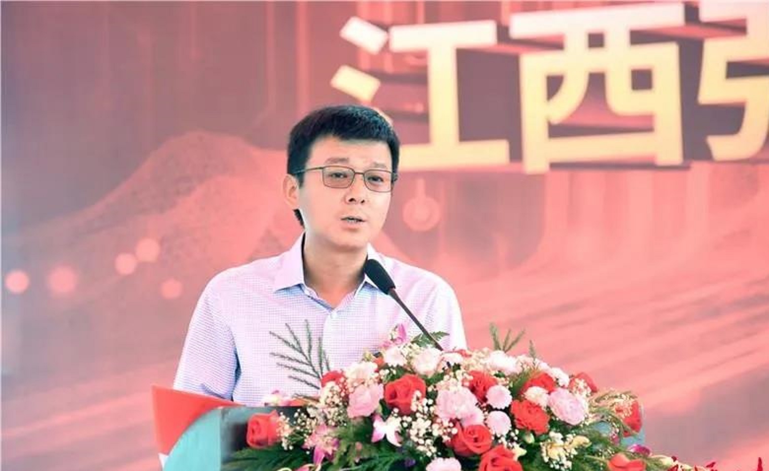 福建厦门上市公司“80后”掌门：35岁当上A股总裁，年营收26.4亿